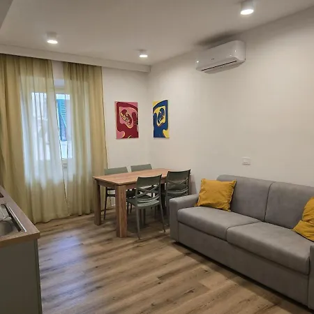 Lovely Corner 2 Apartment *